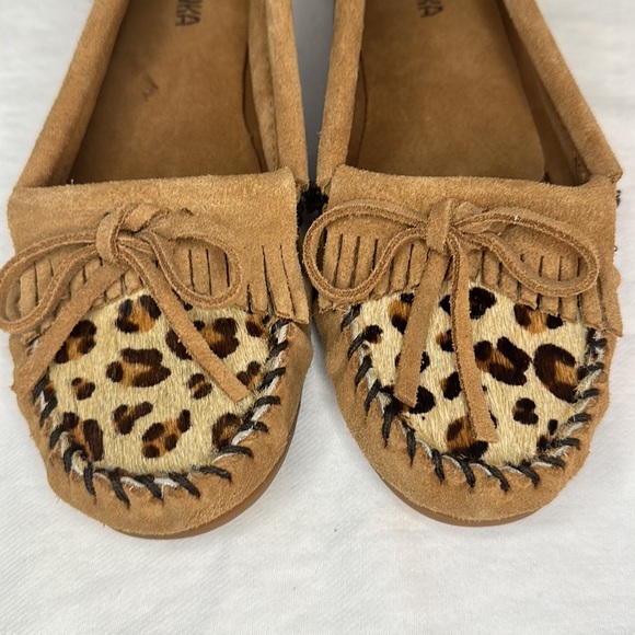 Minnetonka Fur Moccasins Leopard Print Women’s 10 - Picture 7 of 7